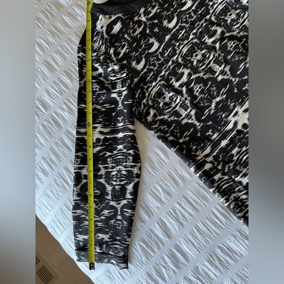 J. CREW Blouse Black & Cream Abstract Ikat Inspired Pattern Zip Back 3/4 Sleeves - Picture 16 of 17